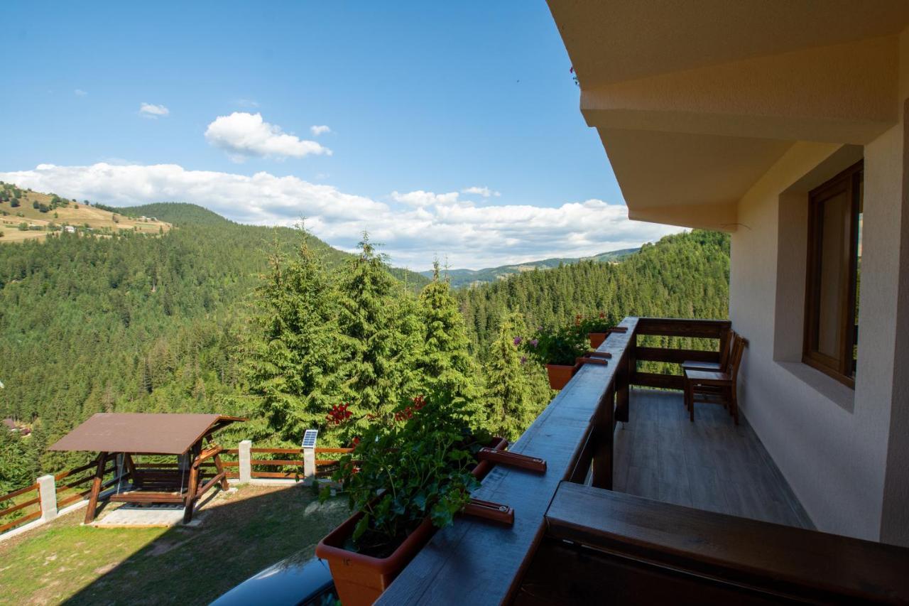 Denisa's Lodge Arieşeni Buitenkant foto