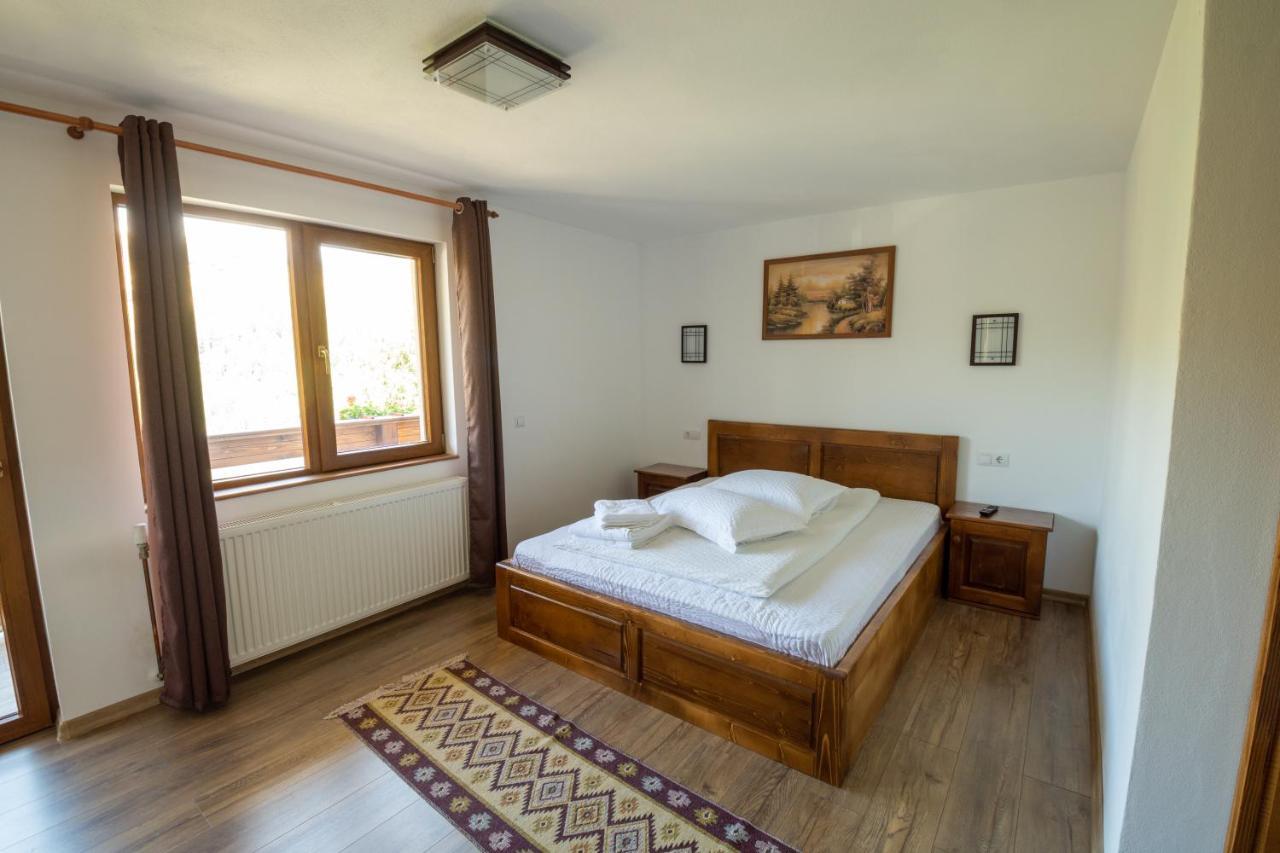 Denisa's Lodge Arieşeni Buitenkant foto