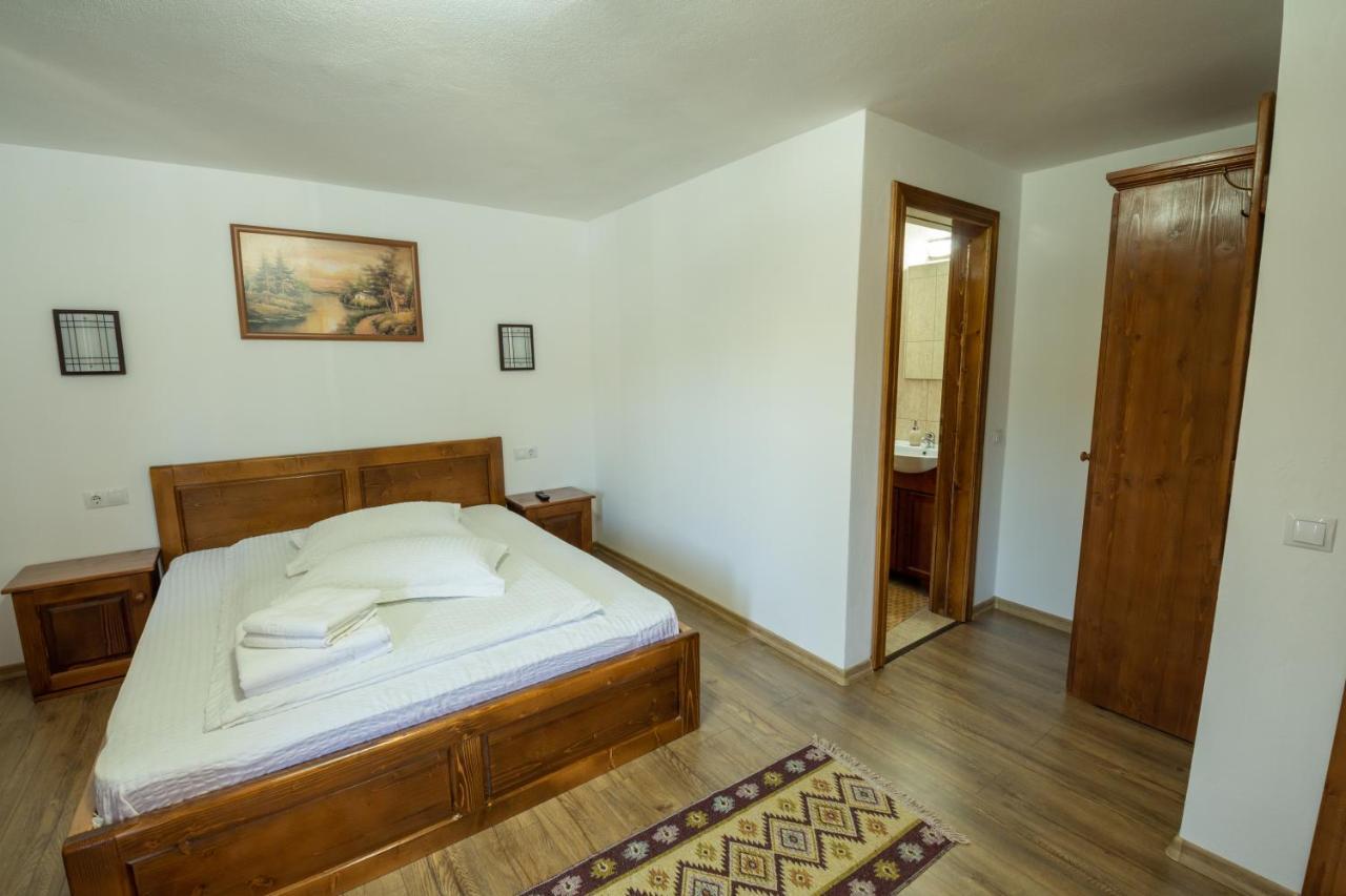 Denisa's Lodge Arieşeni Buitenkant foto