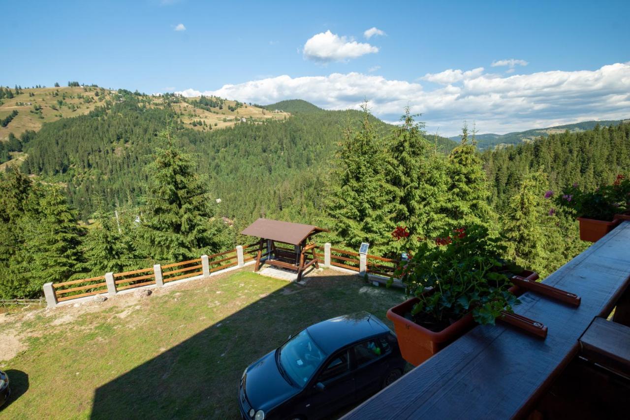 Denisa's Lodge Arieşeni Buitenkant foto