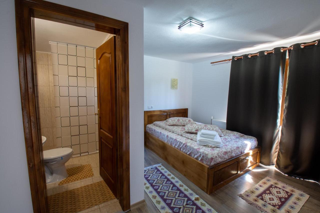 Denisa's Lodge Arieşeni Buitenkant foto